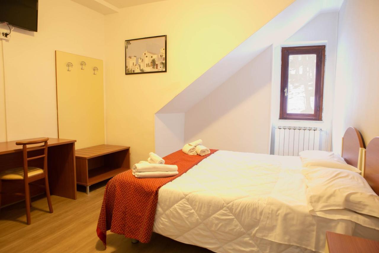 Apulia Hotel Gran Sasso Prati di Tivo Bagian luar foto