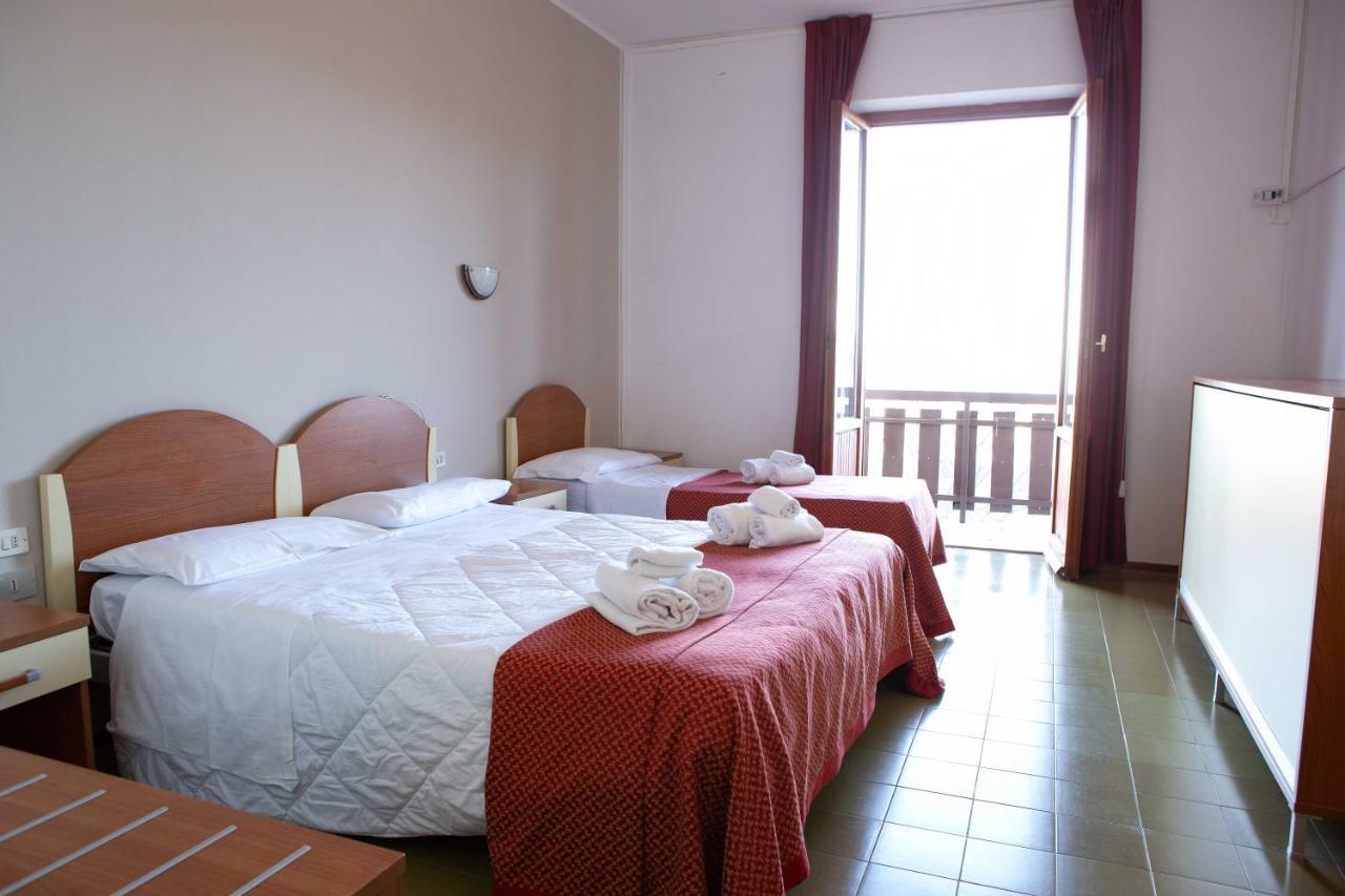 Apulia Hotel Gran Sasso Prati di Tivo Bagian luar foto